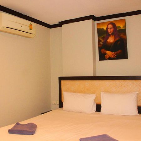 Hollywood Inn Hotel Patong Exterior foto