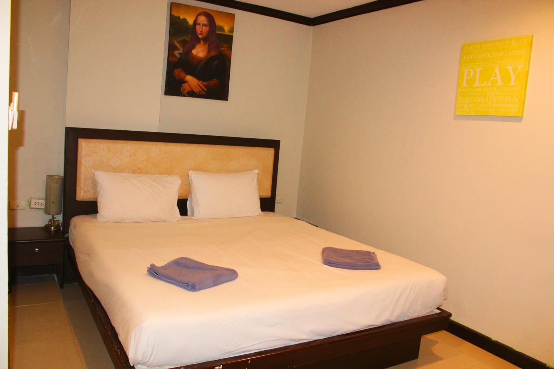Hollywood Inn Hotel Patong Exterior foto