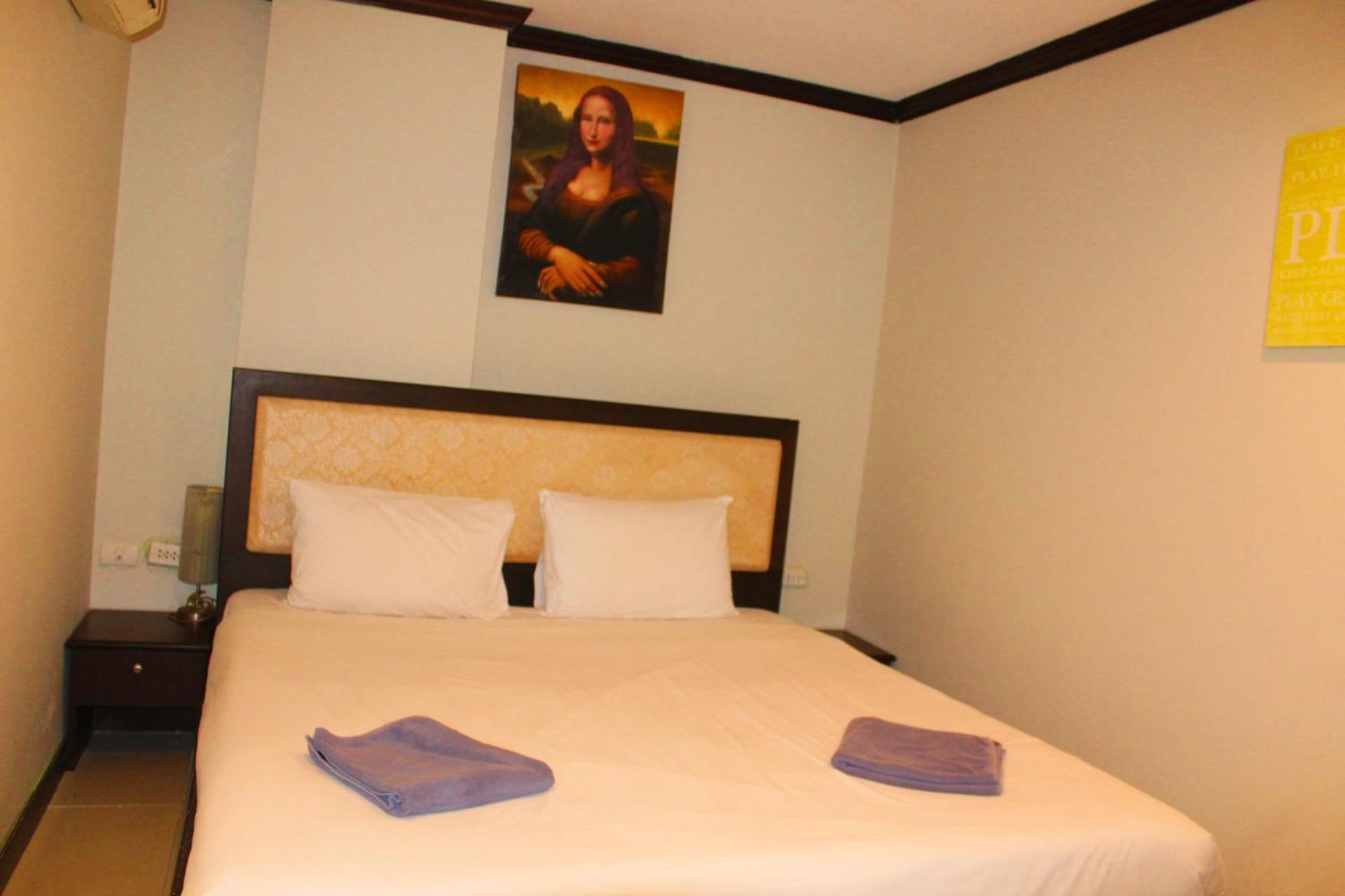 Hollywood Inn Hotel Patong Exterior foto