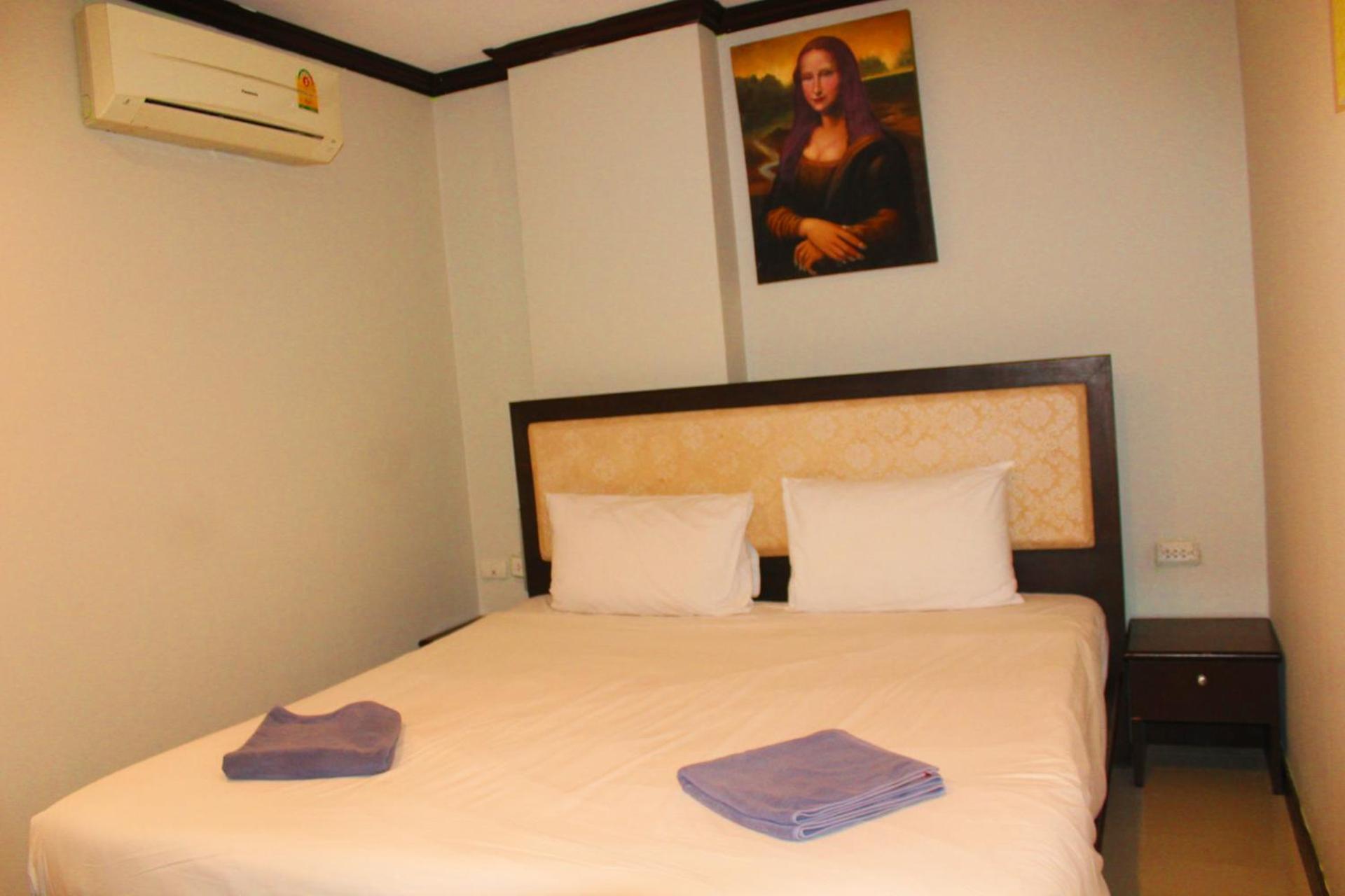 Hollywood Inn Hotel Patong Exterior foto
