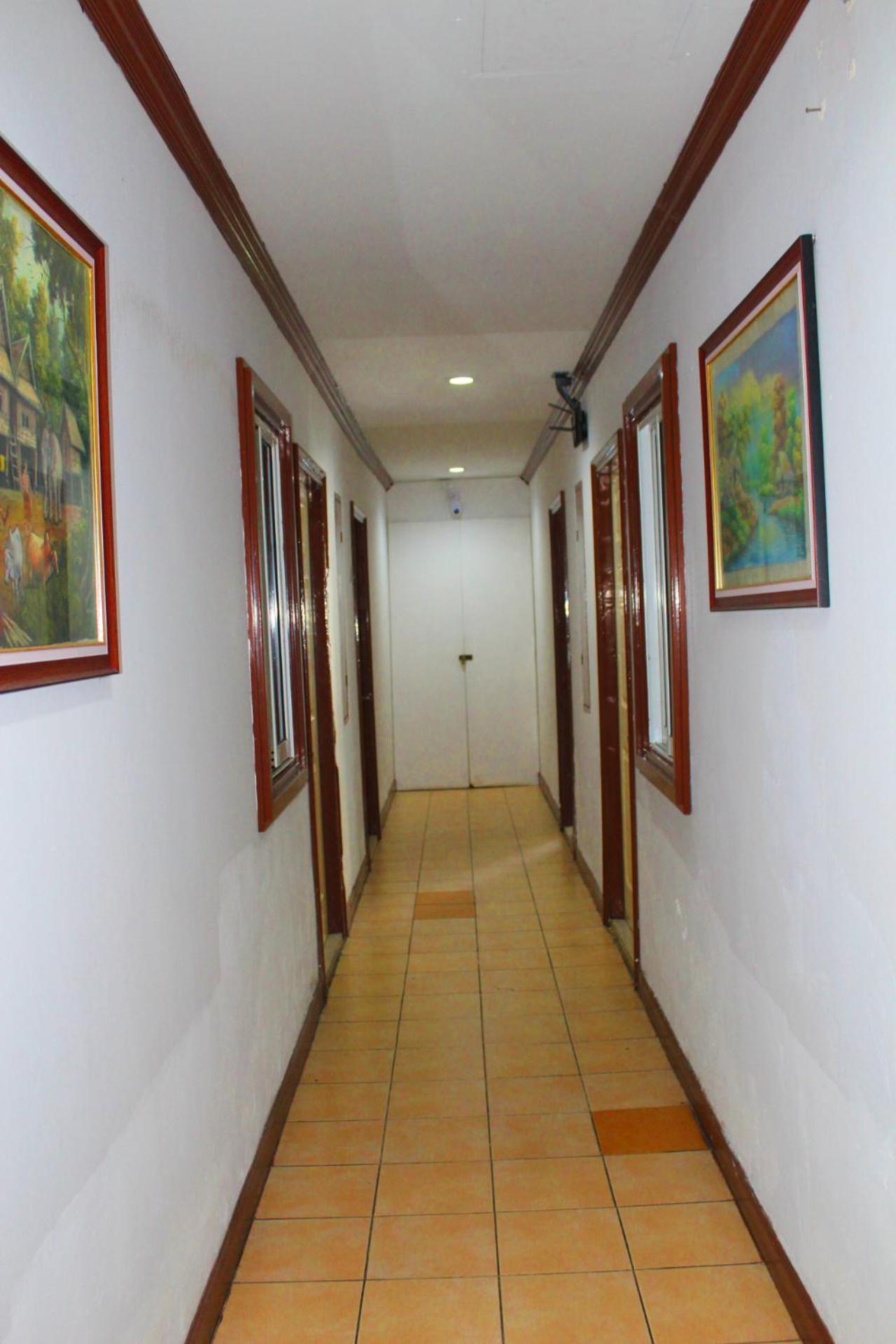 Hollywood Inn Hotel Patong Exterior foto