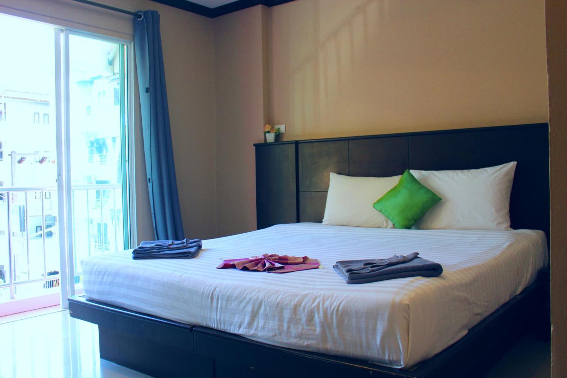 Hollywood Inn Hotel Patong Exterior foto