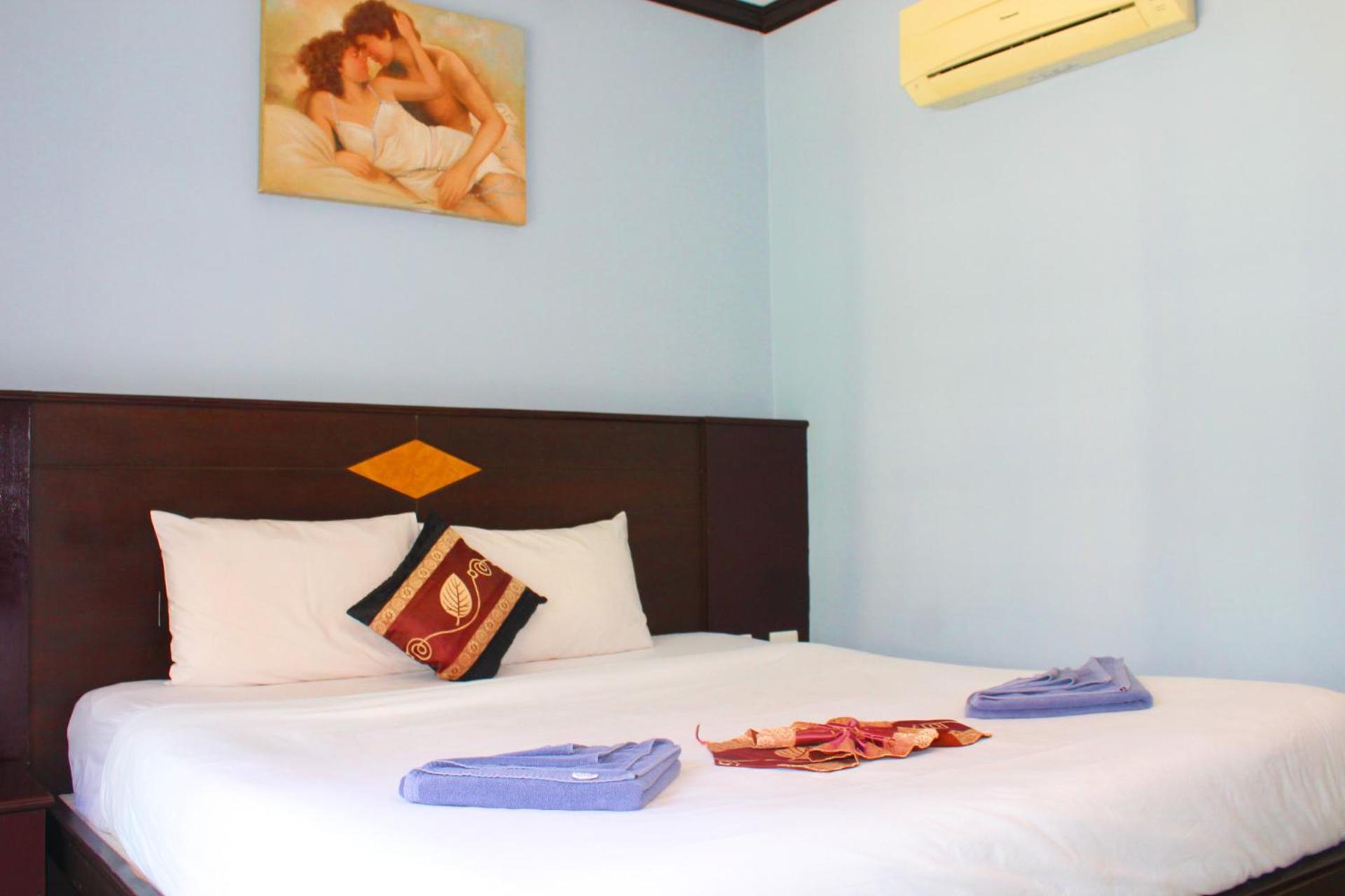 Hollywood Inn Hotel Patong Exterior foto